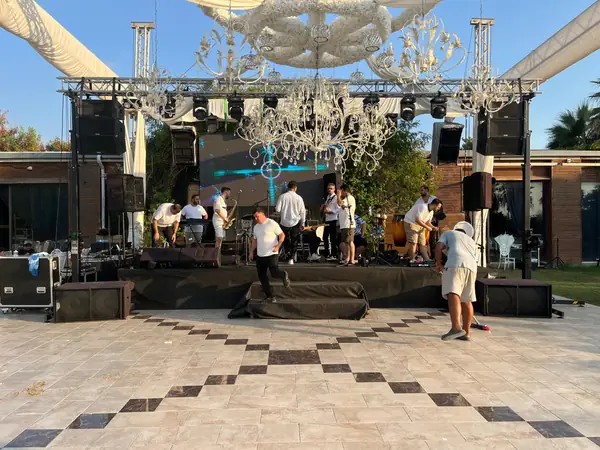 Mersin Düğün Ses Sistemi & Sahne Kiralama — Sıla Sound